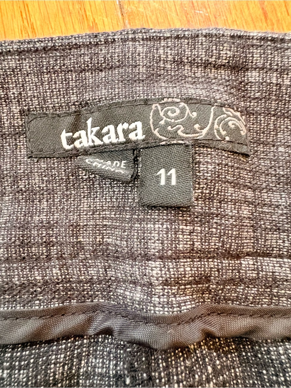 Takara brown tweed women’s shorts size 11